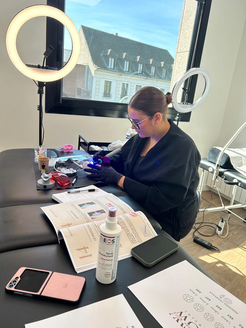 🎓 FORMATION BLANCHIMENT DENTAIRE – OUAKAM (DAKAR)